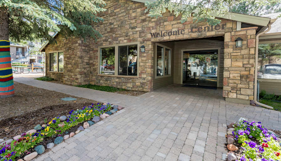 Woodlands Village Apartments's room