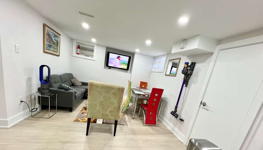 Mark Kay's room