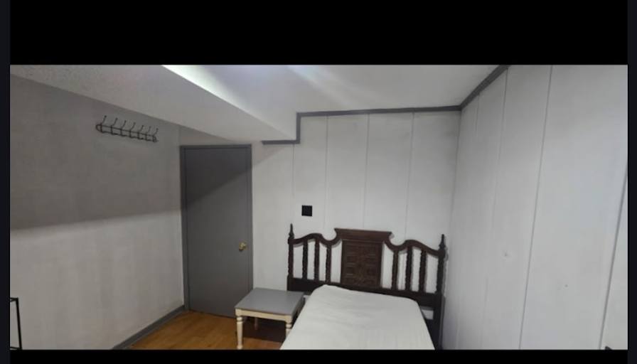 Yun Sim's room