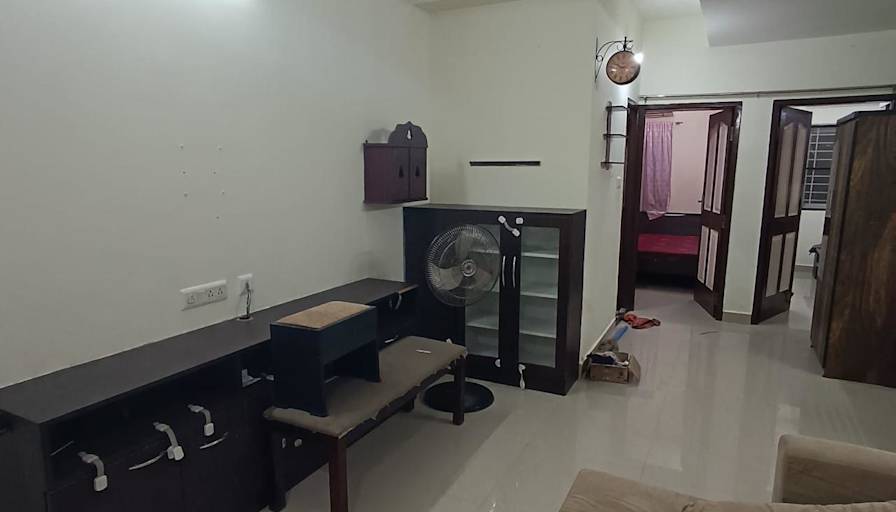 Oviya's room