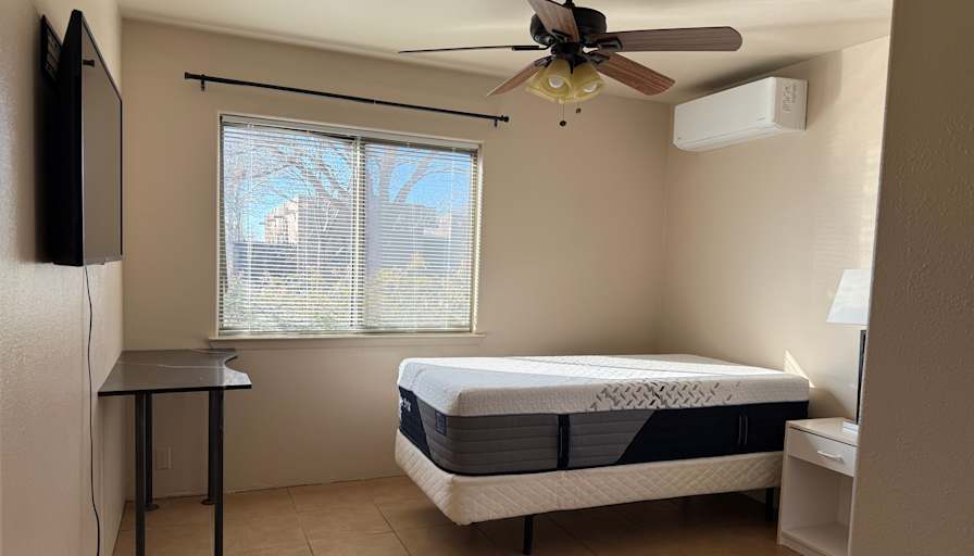 Ever's room