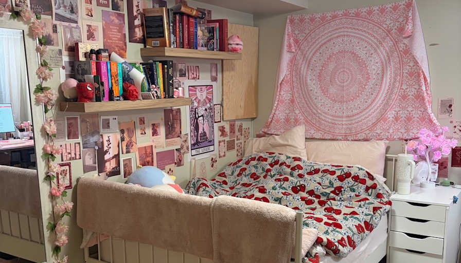 Yanina Kharytanovich's room