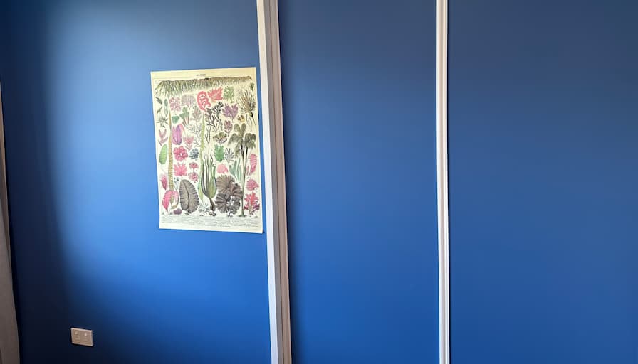 Lavender Rose Retreat's room