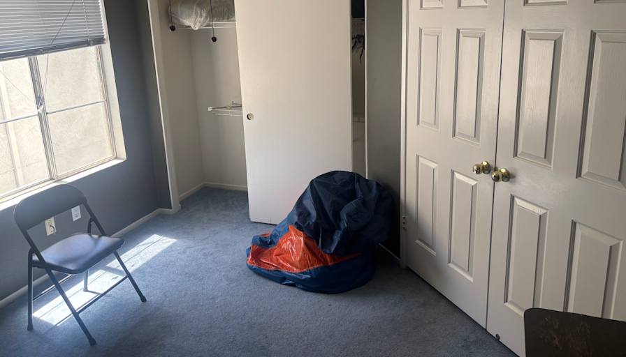 Lee's room