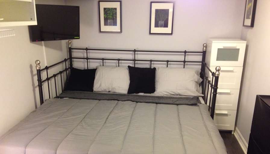 Nick Sarkovski's room