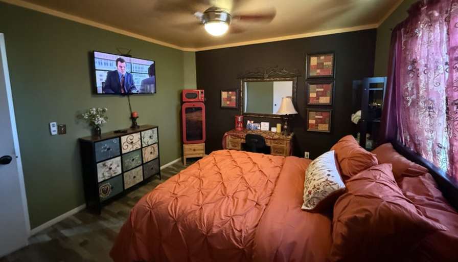 Private furnished room for rent's room