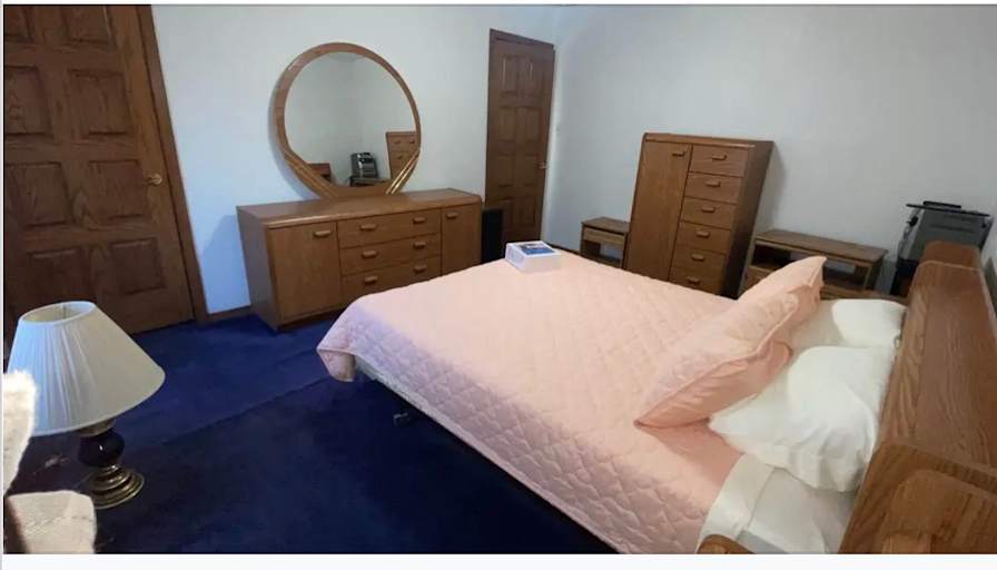 THOMAS's room
