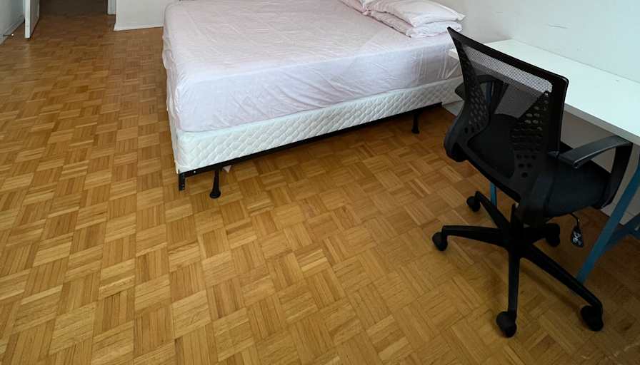 Free M's room