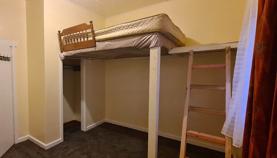 Jo's room