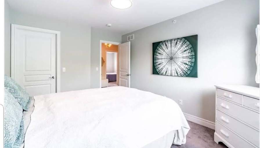 Lara S's room