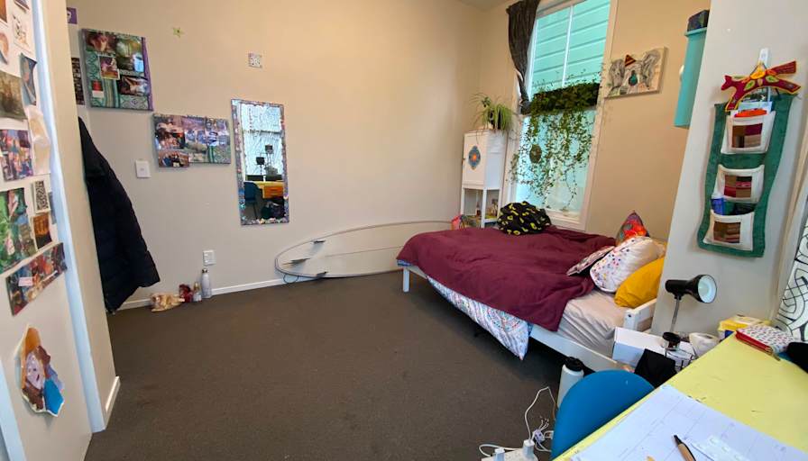 Nu's room