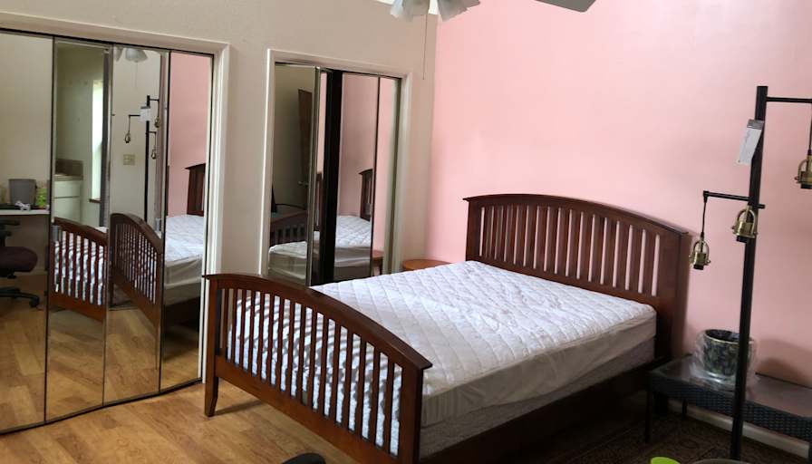 Rohtash's room