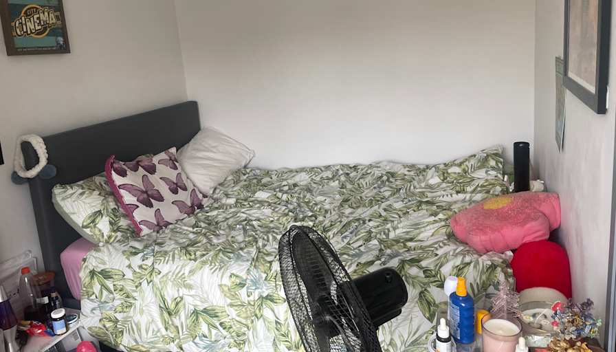 Enya's room
