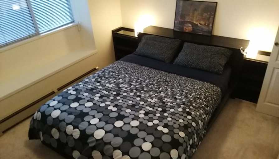 Cléo and Carl's room