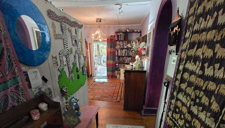 Green Point Tree House's room