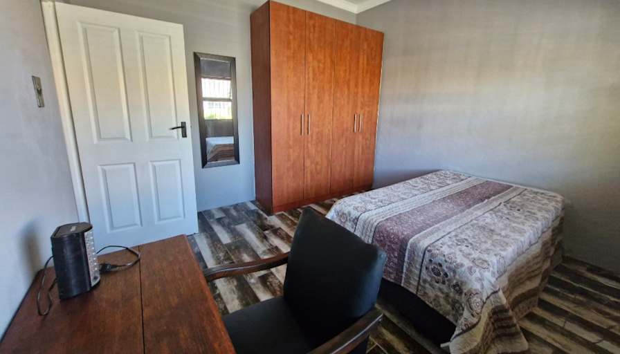Carmen's room