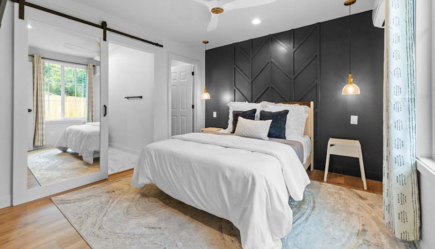 Tomic Properties's room