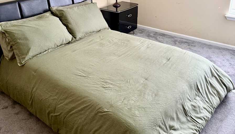 Adam Carlyle's room