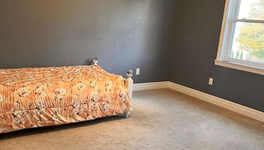 Aidin's room