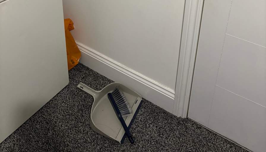 Efe's room