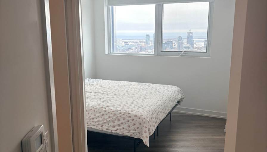 Emre's room