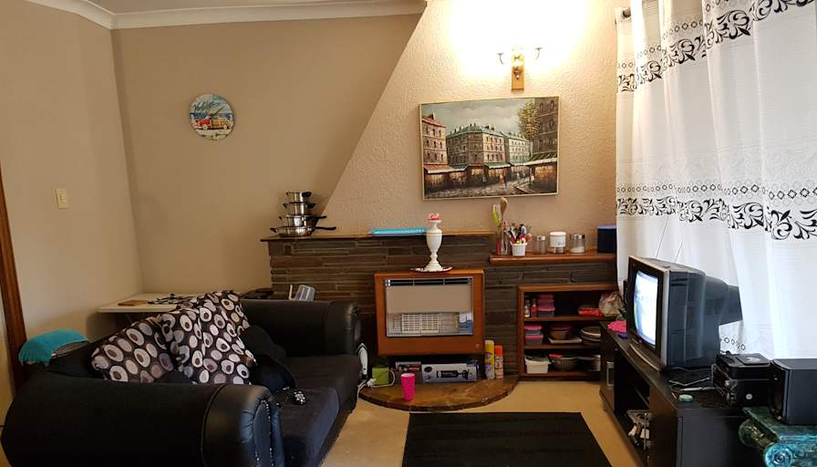 Tee's room