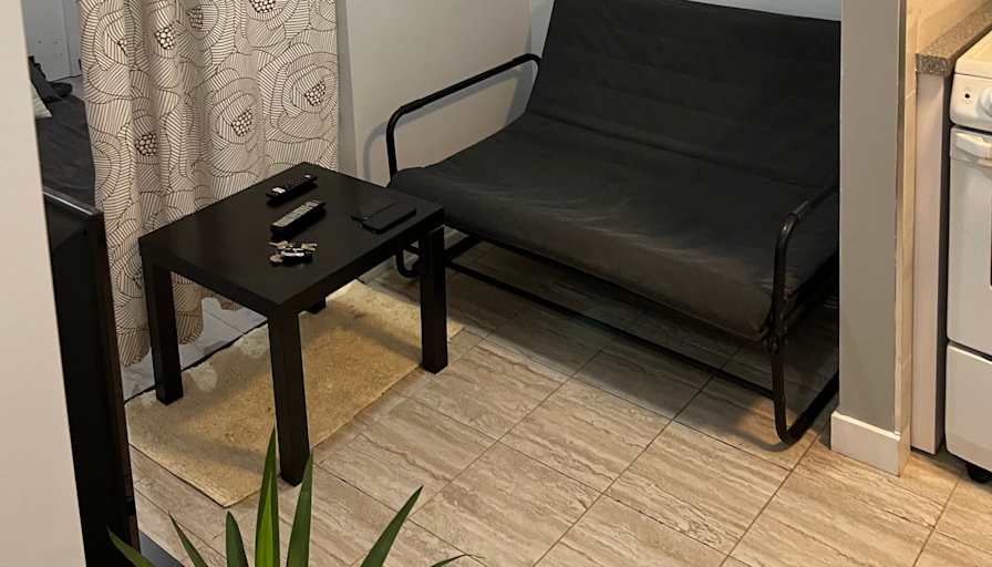 Leon's room