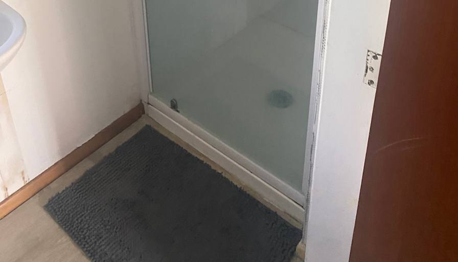 Lee's room