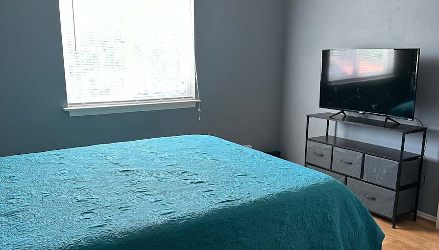 Faygan's room
