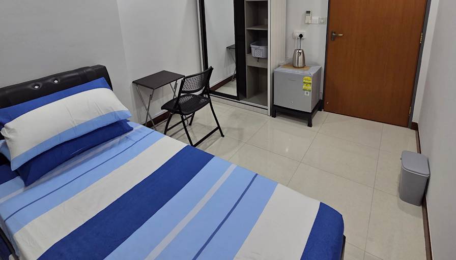 Viknes's room