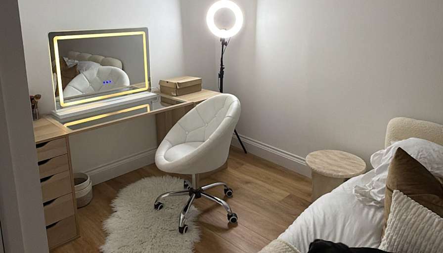 Roya's room