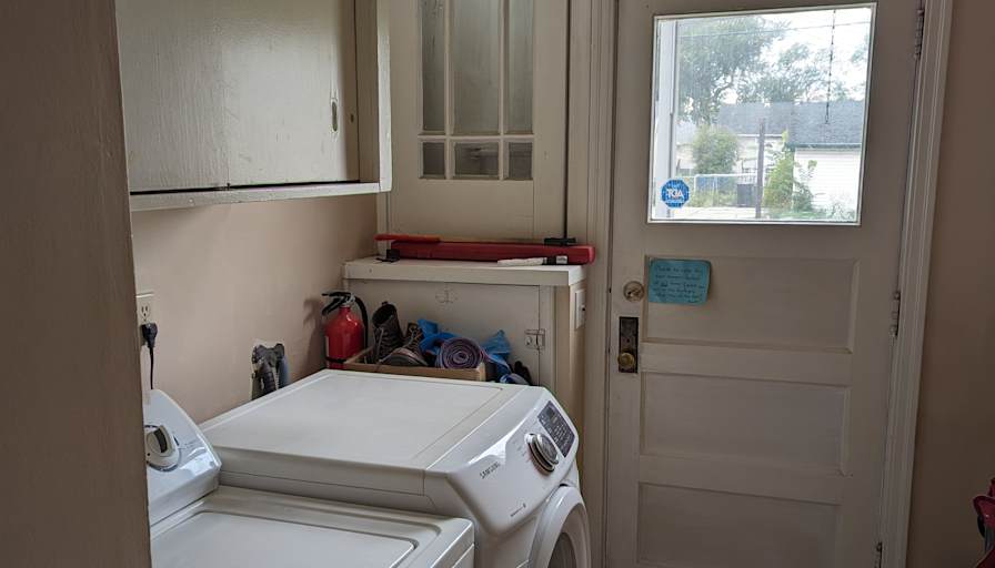Ken's room