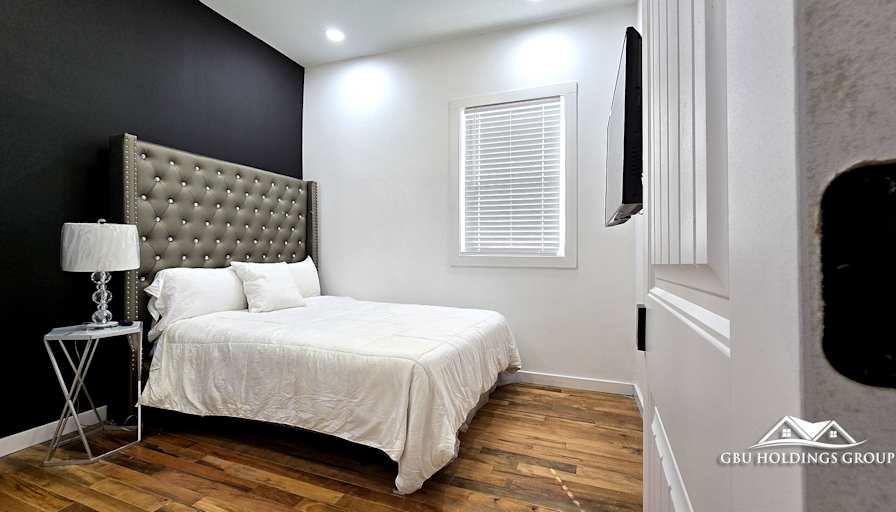 GBU Holdings Group's room