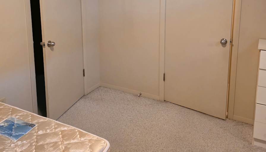 Hans's room