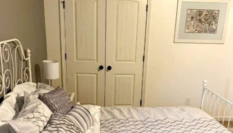 Oshirley's room