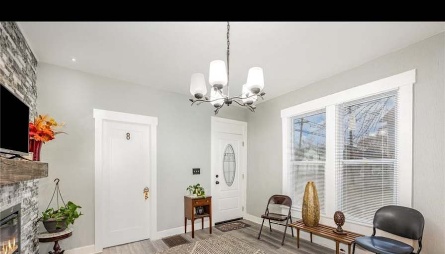 Feed's room