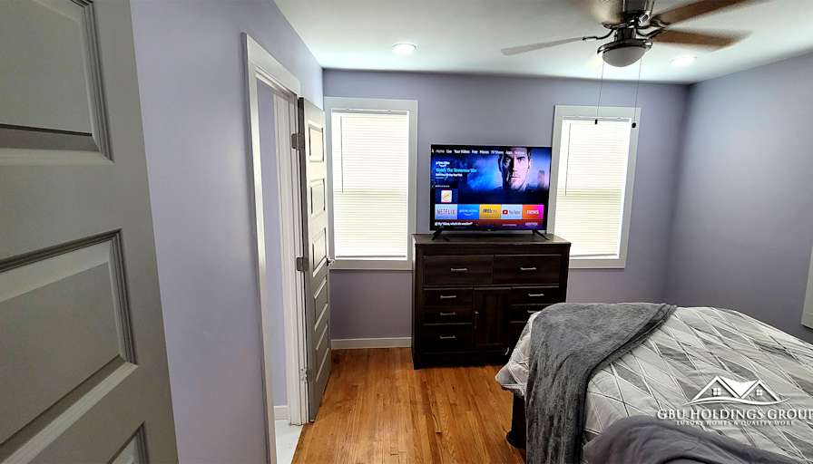 GBU Holdings Group's room