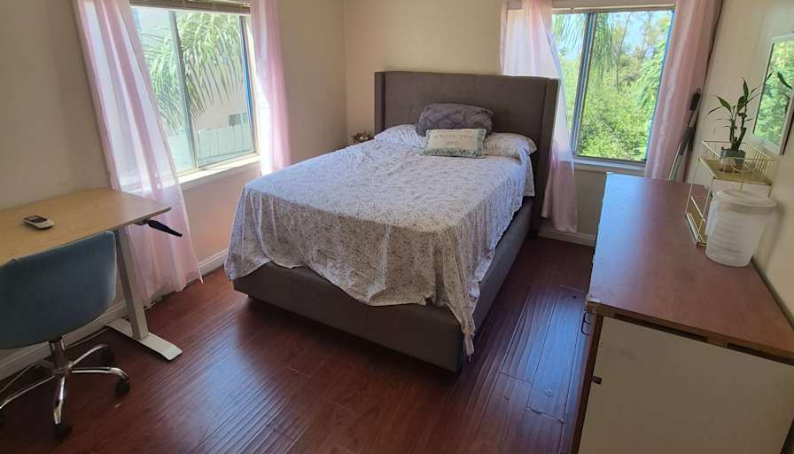 Tien's room