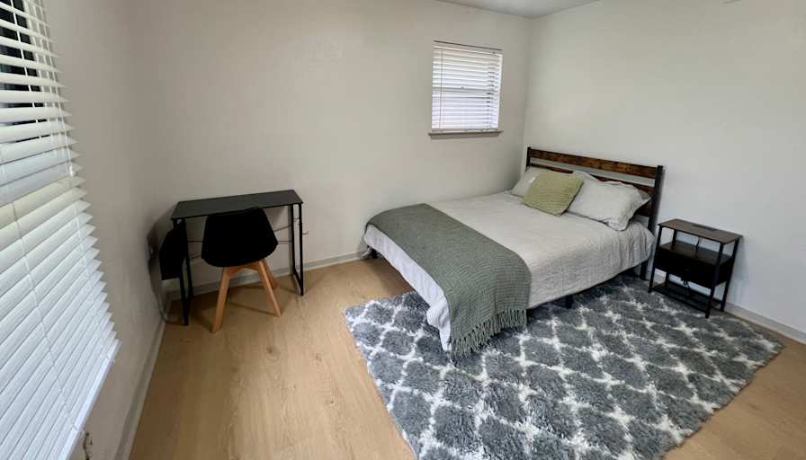 Andres's room