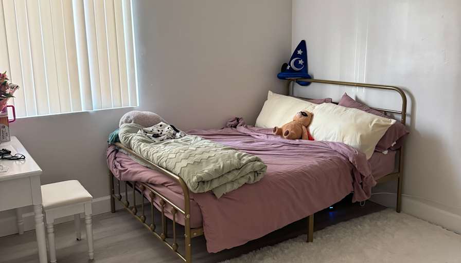Heldah Juleka's room
