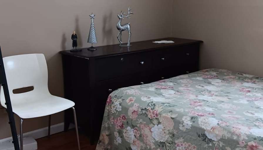 Sarwar Farouqui's room