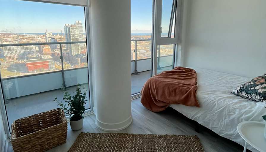 Emre's room