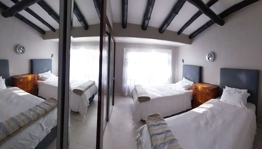 Immediately- Wendywood-Room in house Your home away from home's room
