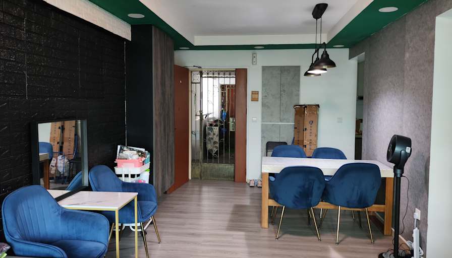 Tan's room