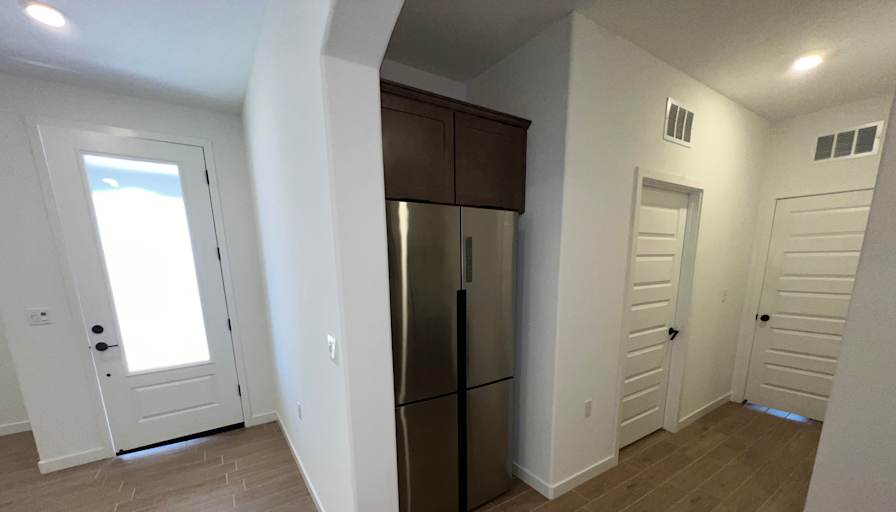 Phong Ho, CA Real Estate Broker's room