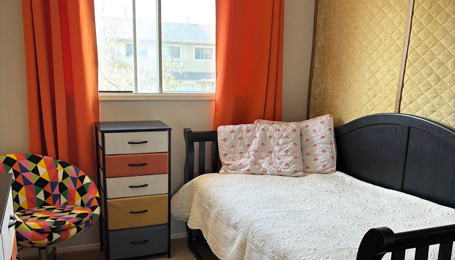 Lynn's room