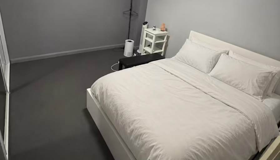 Caroline's room