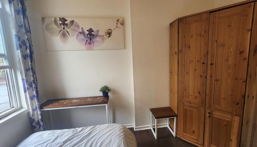 Laure's room