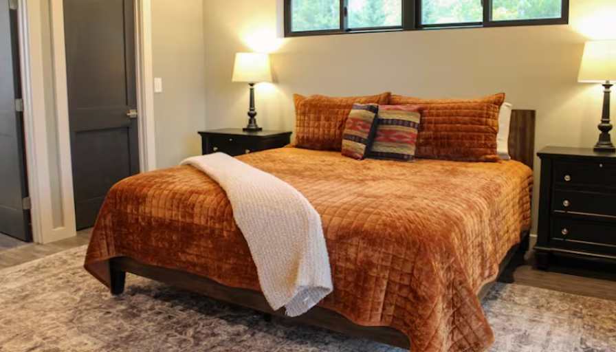 Caroline's room