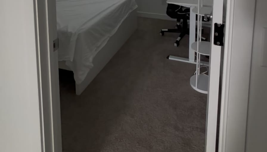 Leslie's room